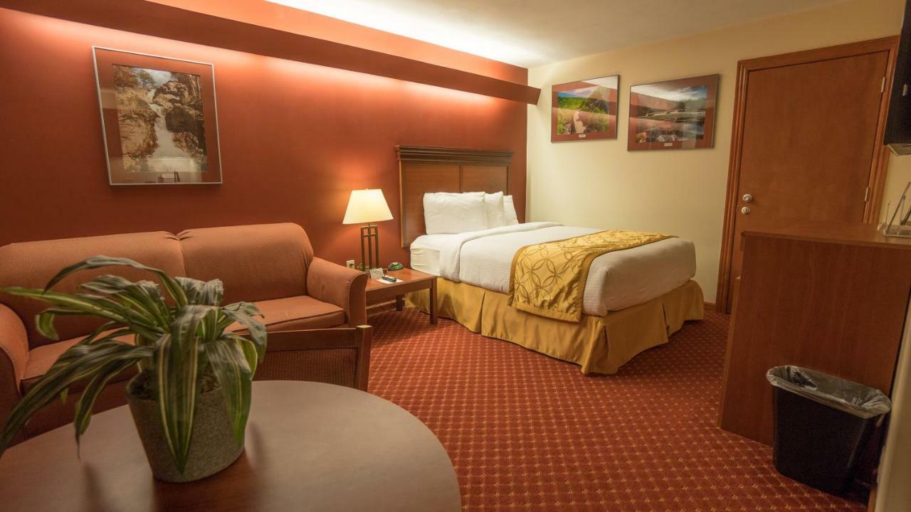 Shepherd Mountain Inn & Suites Pilot Knob Exterior foto