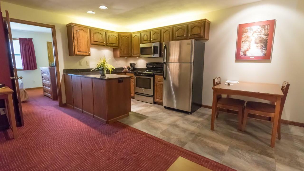 Shepherd Mountain Inn & Suites Pilot Knob Exterior foto