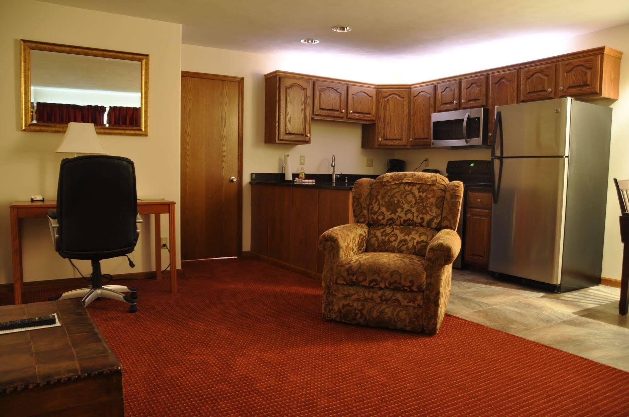 Shepherd Mountain Inn & Suites Pilot Knob Exterior foto